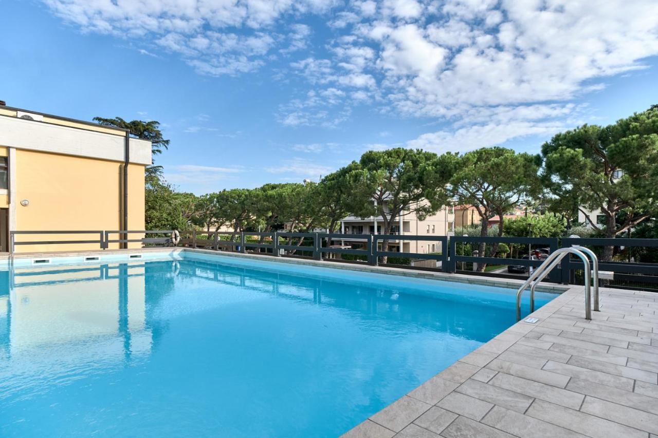 Lydie Apt. Exclusive Holigarda Desenzano del Garda Dış mekan fotoğraf