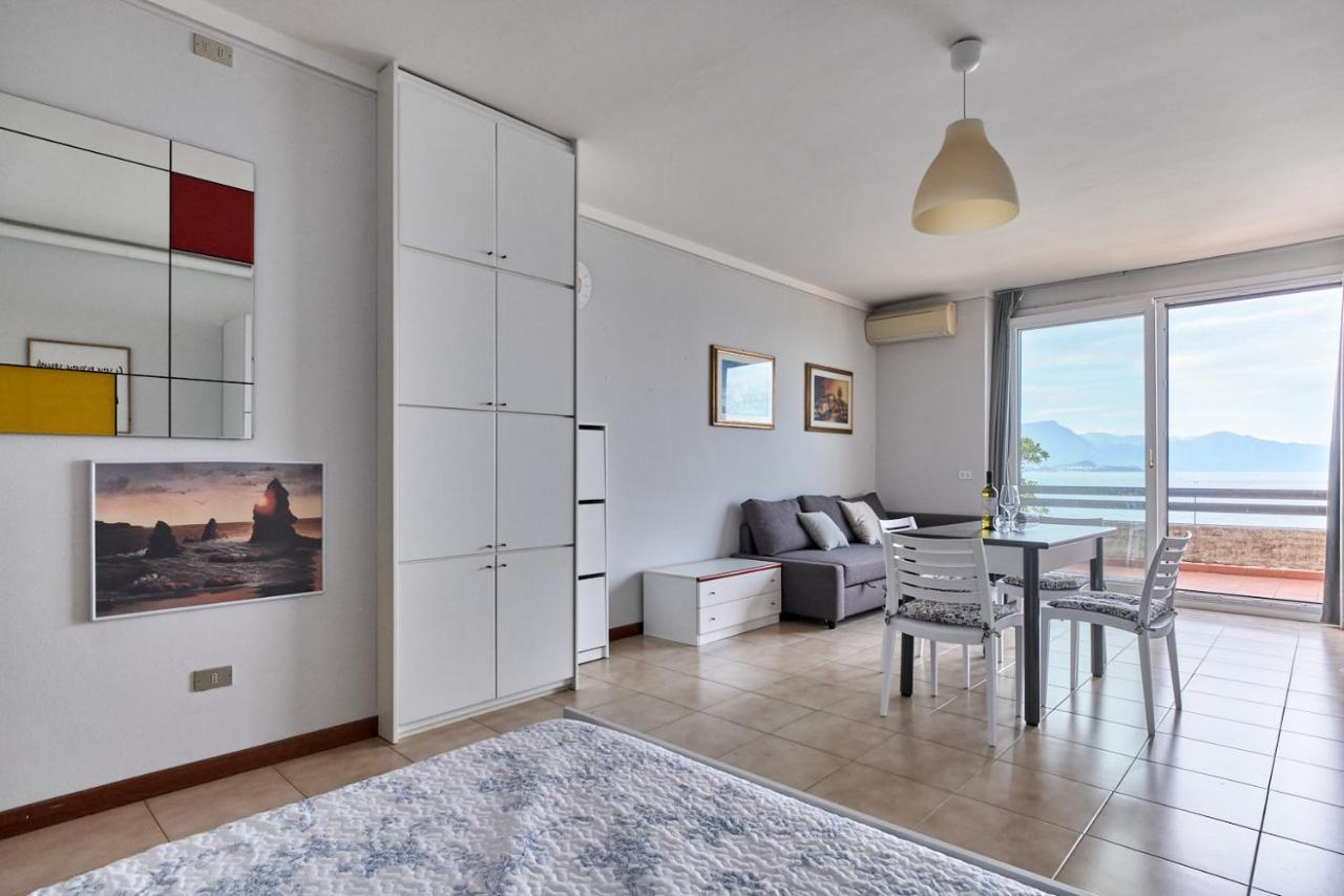 Lydie Apt. Exclusive Holigarda Desenzano del Garda Dış mekan fotoğraf