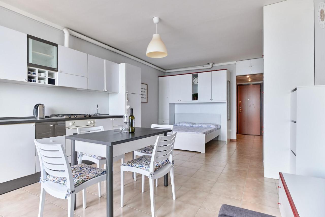 Lydie Apt. Exclusive Holigarda Desenzano del Garda Dış mekan fotoğraf